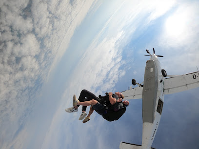 Saut en parachute depuis un avion en vol